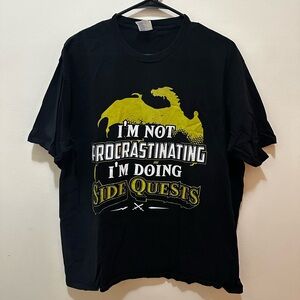 “I’m not procrastinating, I’m doing side quests” funny short sleeve T-shirt